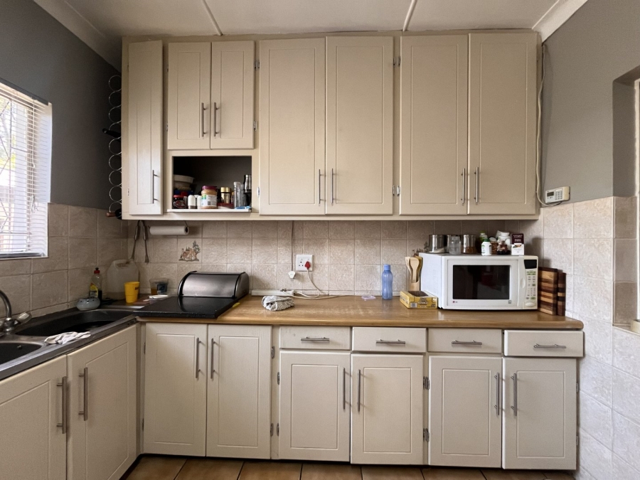 4 Bedroom Property for Sale in Generaal De Wet Free State